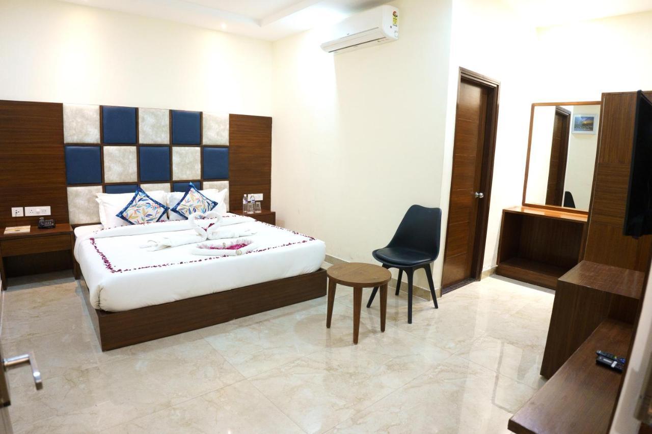 Hotel Vihaan Residency Zirakpur Zewnętrze zdjęcie