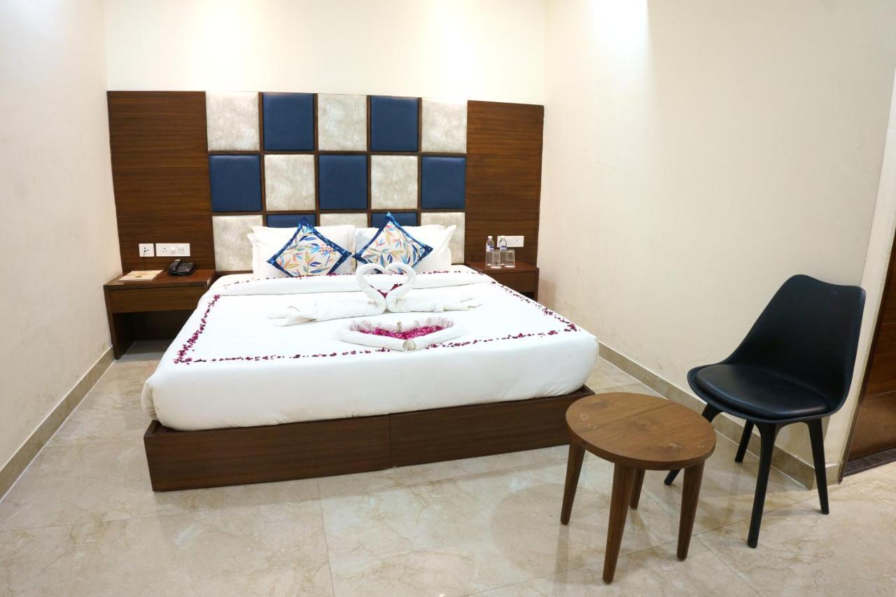 Hotel Vihaan Residency Zirakpur Zewnętrze zdjęcie