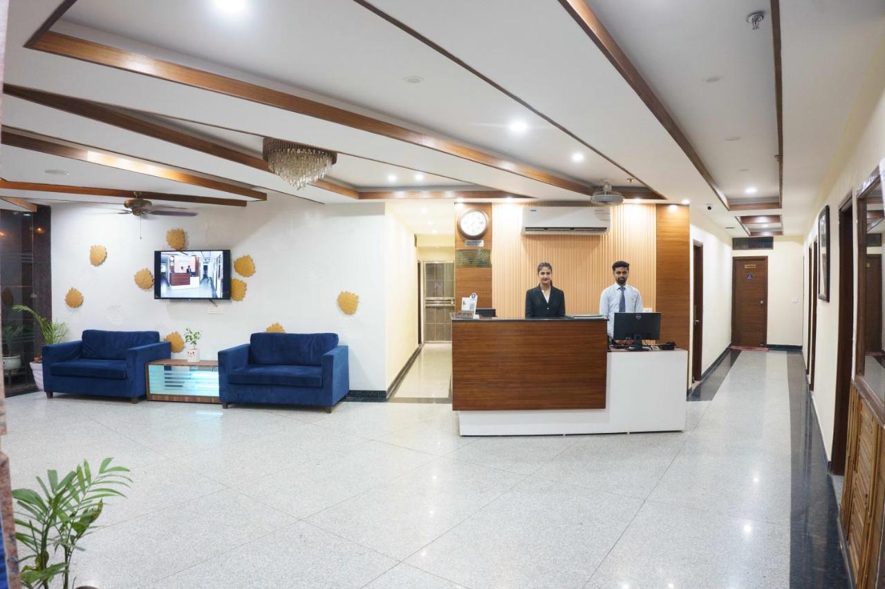 Hotel Vihaan Residency Zirakpur Zewnętrze zdjęcie
